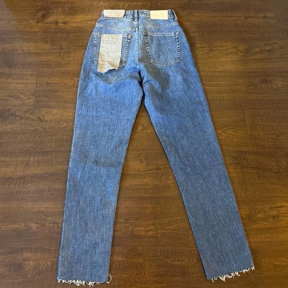 Everlane The Original Curvy Cheeky® Jean Raw Hem Size 23 - Picture 5 of 6